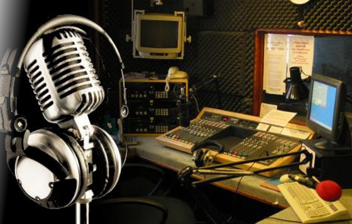 La radio municipal de Paraná ya cuenta con equipos y se construye la sede