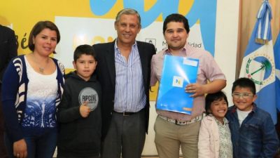 63 familias neuquinas, de ocupantes a propietarias