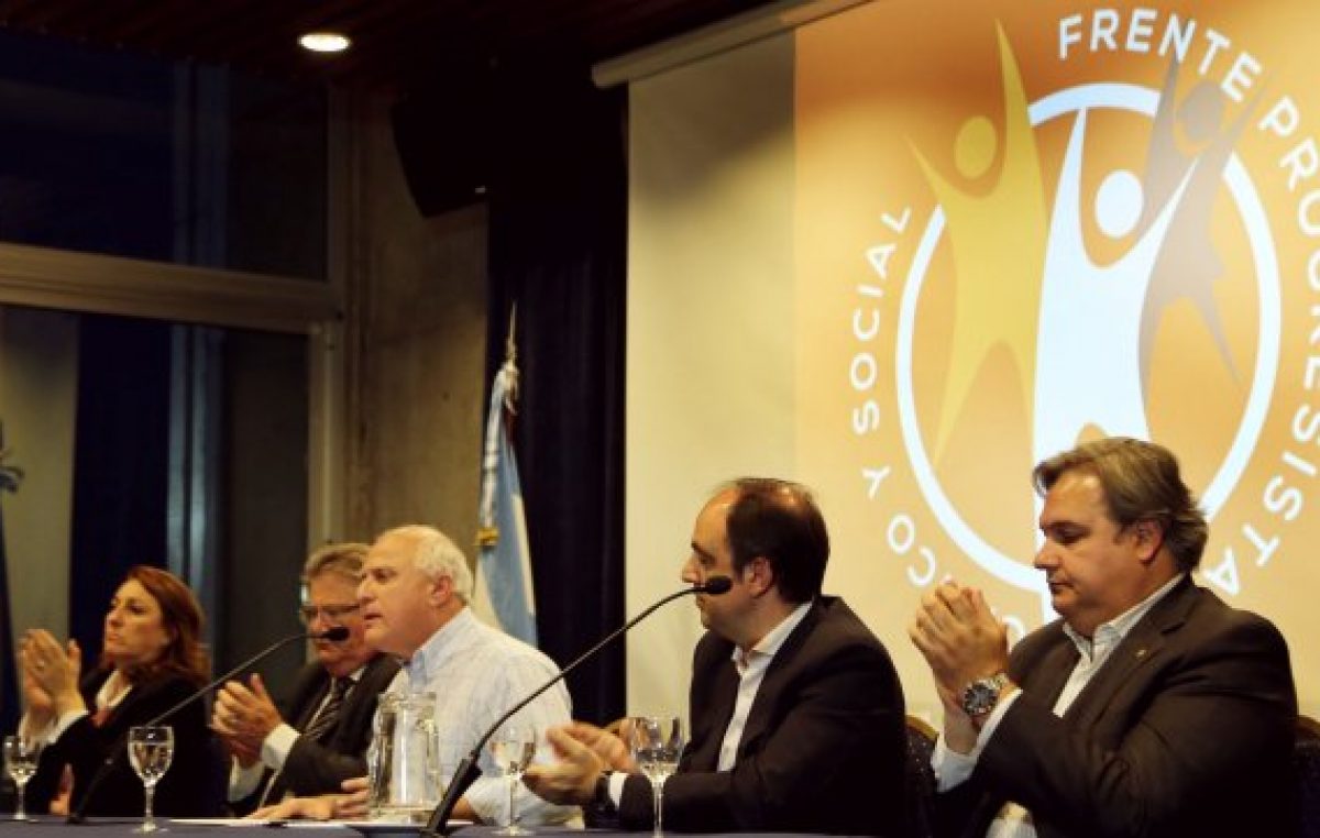 El Gobernador de Santa Fe se reunió con intendentes y presidentes comunales del Frente Progresista Cívico y Social