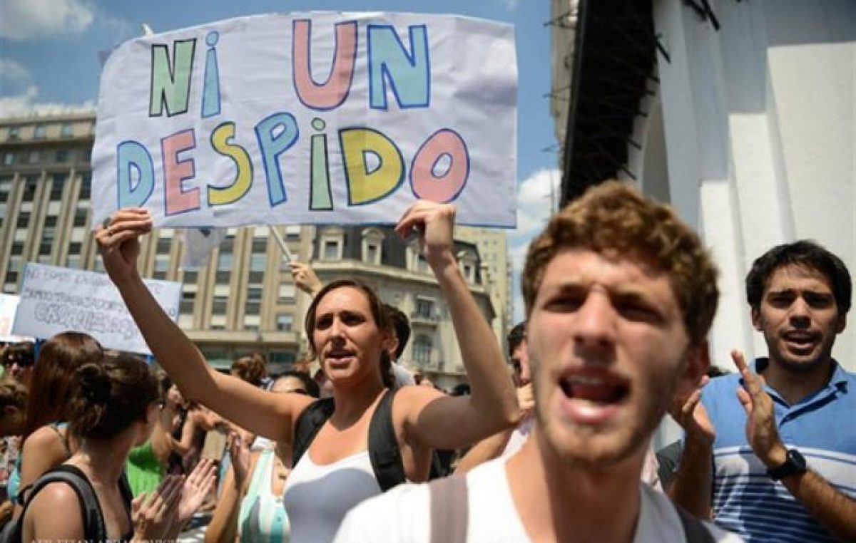 Todo empeora y la protesta gana la calle
