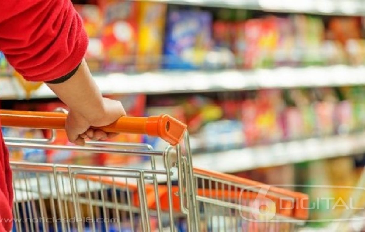 Una familia tipo necesitó en agosto $ 12.500 para no caer en la pobreza
