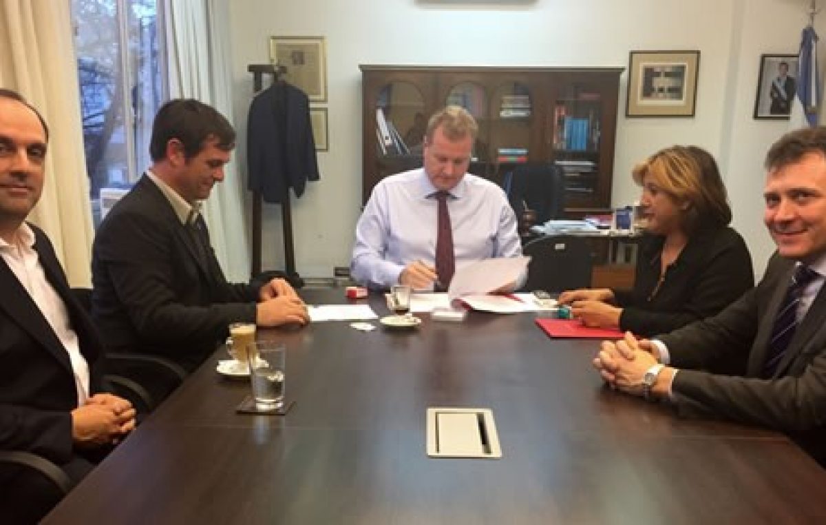 Seguridad interior: San Lorenzo, Las Rosas y Santo Tomé firmaron convenio