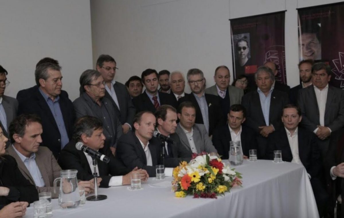 Con Cafiero como estandarte, intendentes y gobernadores realizaron cumbre peronista nacional