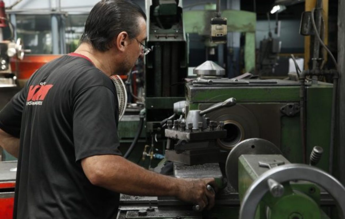 La producción de las pymes industriales cayó 6,4 por ciento en agosto