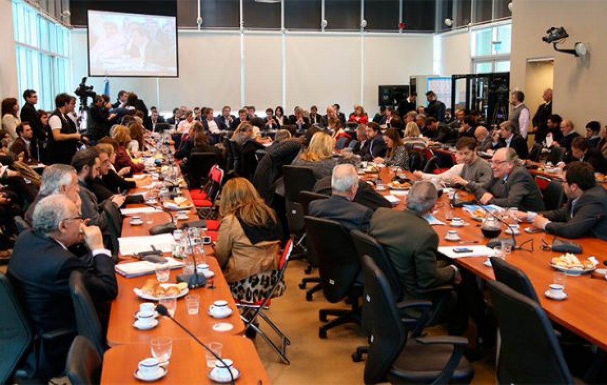 Gobernadores reclaman $ 25.000 millones más para las provincias en 2017