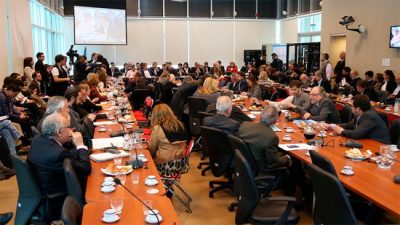 Gobernadores reclaman $ 25.000 millones más para las provincias en 2017