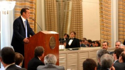Neuquén otorgará aportes a municipios para políticas sociales