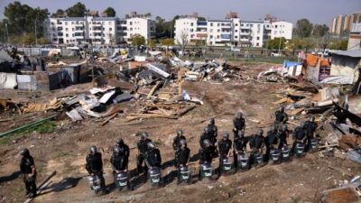 Buenos Aires: Aprueban ley que limita el accionar de la Justicia en desalojos de villas y asentamientos