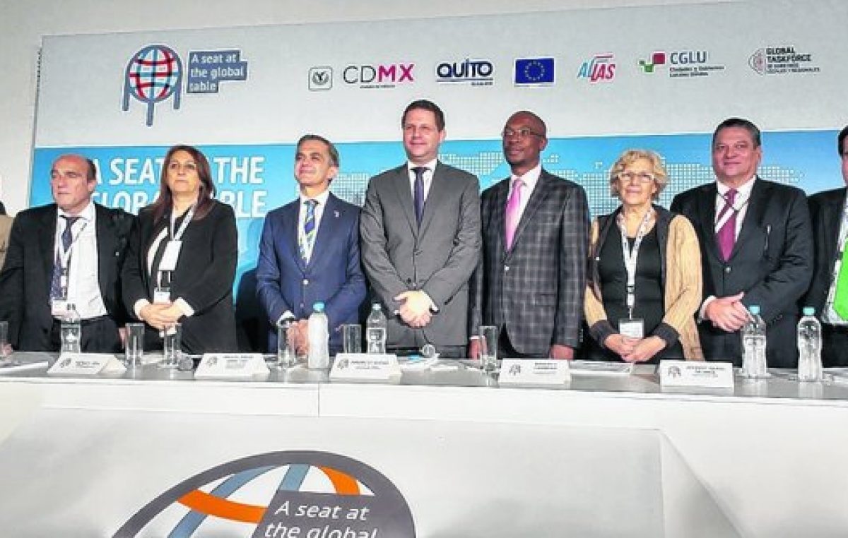 La intendenta de Rosario expuso en Ecuador sobre los desafíos de los gobiernos locales