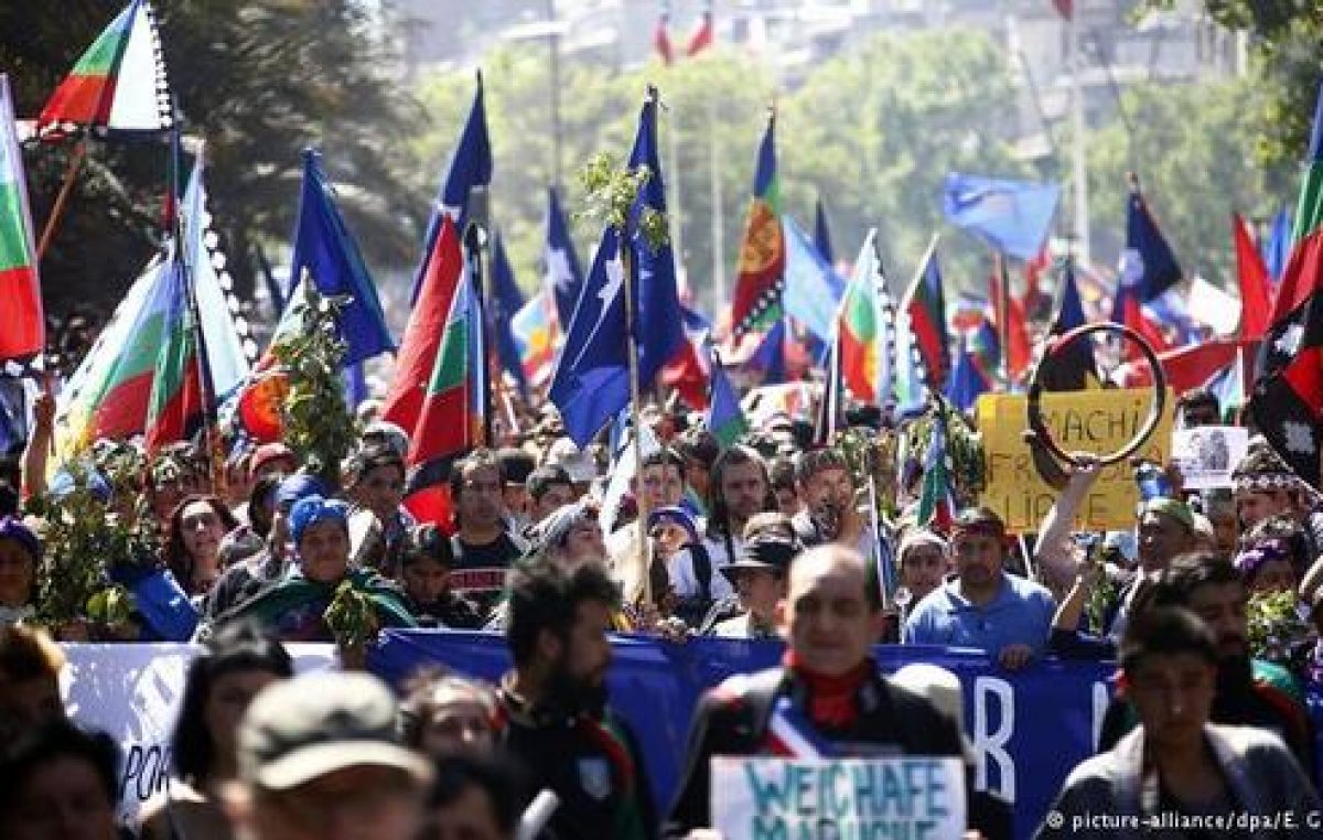 Multitudinaria marcha en Chile por la resistencia del pueblo mapuche