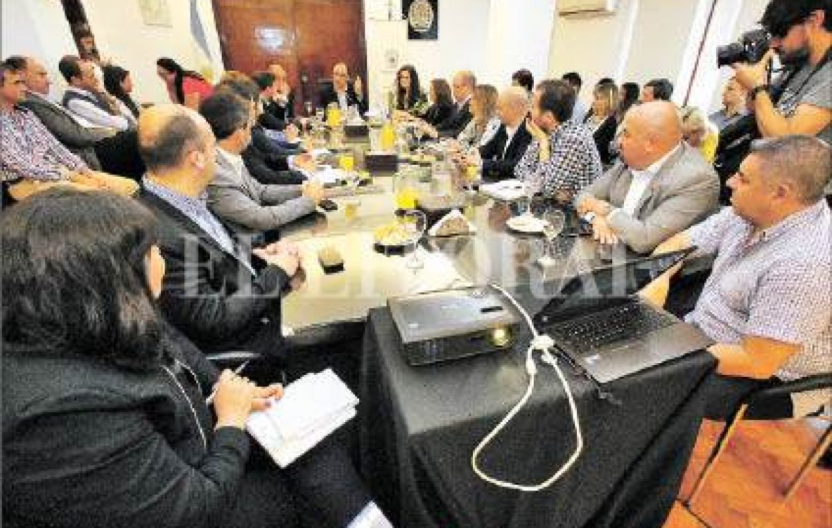 Santa Fe: De cada $ 100 que gastará el municipio en 2017, $ 43 se destinarán a obras