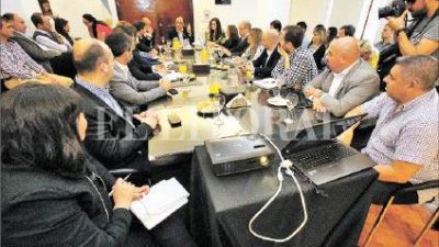 Santa Fe: De cada $ 100 que gastará el municipio en 2017, $ 43 se destinarán a obras