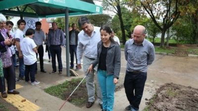 Resistencia tiene su primera parada de colectivos accesible para no videntes