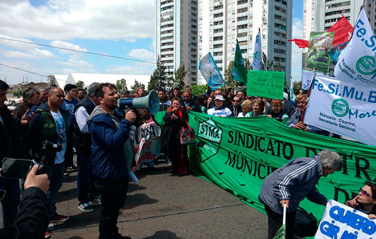 Represión y heridos en protesta de municipales en Avellaneda