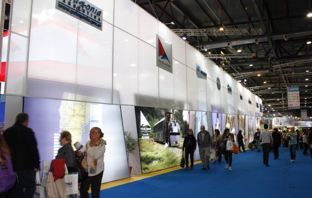 Trece localidades de Santa Cruz se promocionan en la FIT