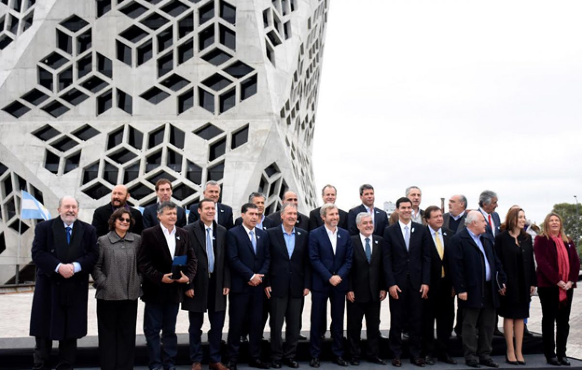 Gobernadores anticiparon que no pueden pagar el bono