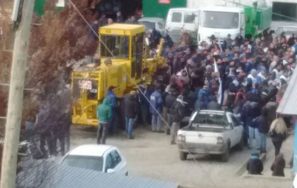 Empleados municipales de Bariloche no descartan endurecer las medidas de fuerza