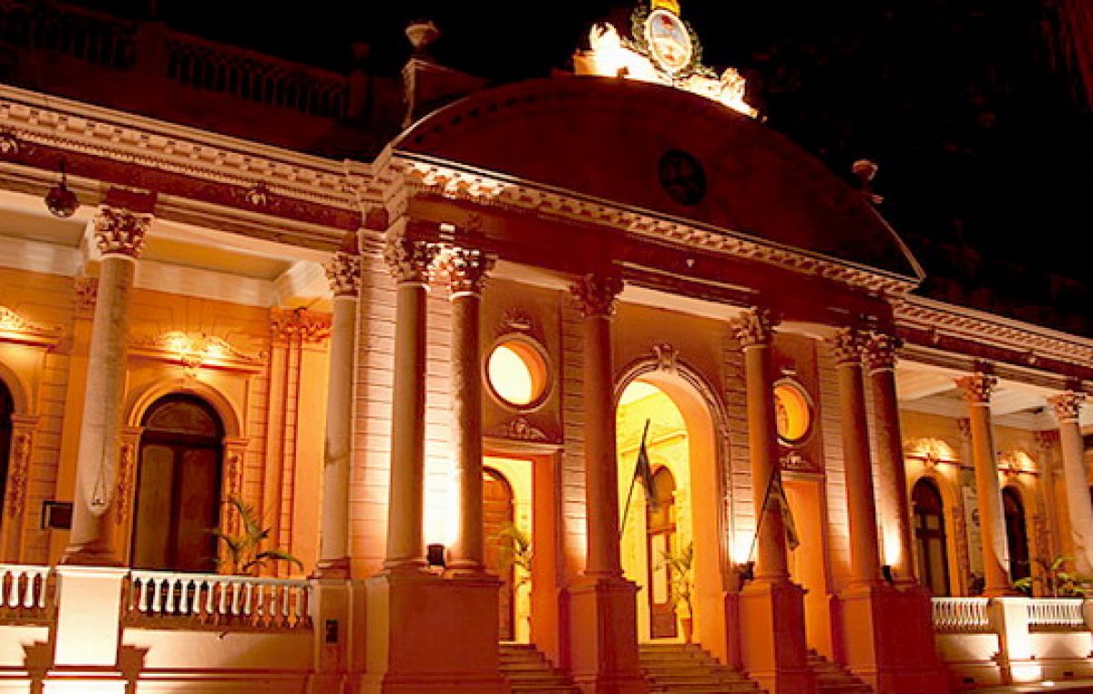 Corrientes: Capital y Provincia, sin tregua por las deudas