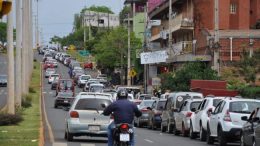 Sangría comercial: más de 140 mil argentinos usaron el feriado largo para comprar más barato en Encarnación