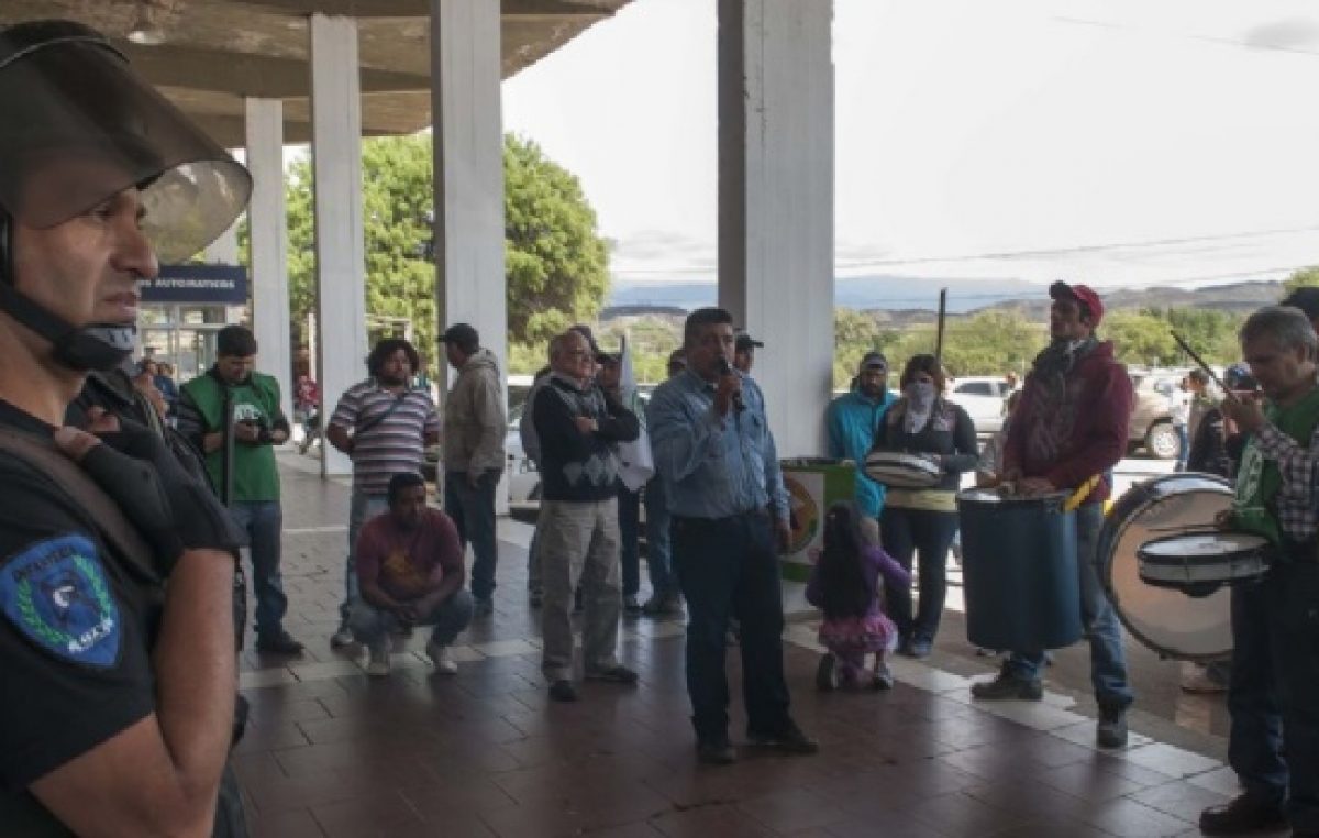 Valle Viejo: Molestos con Jalile, hoy los trabajadores vuelven al paro