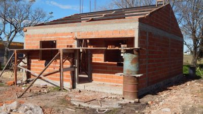 Con ingresos de $ 12.000 mensuales, familia tarda 99 años para comprar una casa