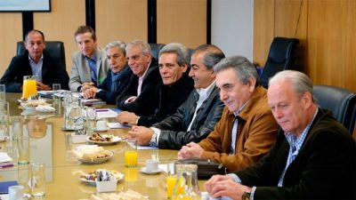 Habrá tope para la exención de Ganancias al aguinaldo y el bono sería de $750