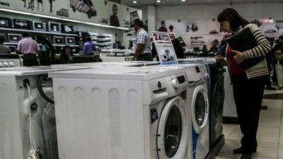 La confianza del consumidor se desplomó 27,2% en noviembre