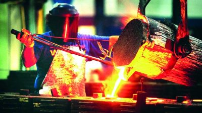 La producción de acero cayó casi un 20% en octubre
