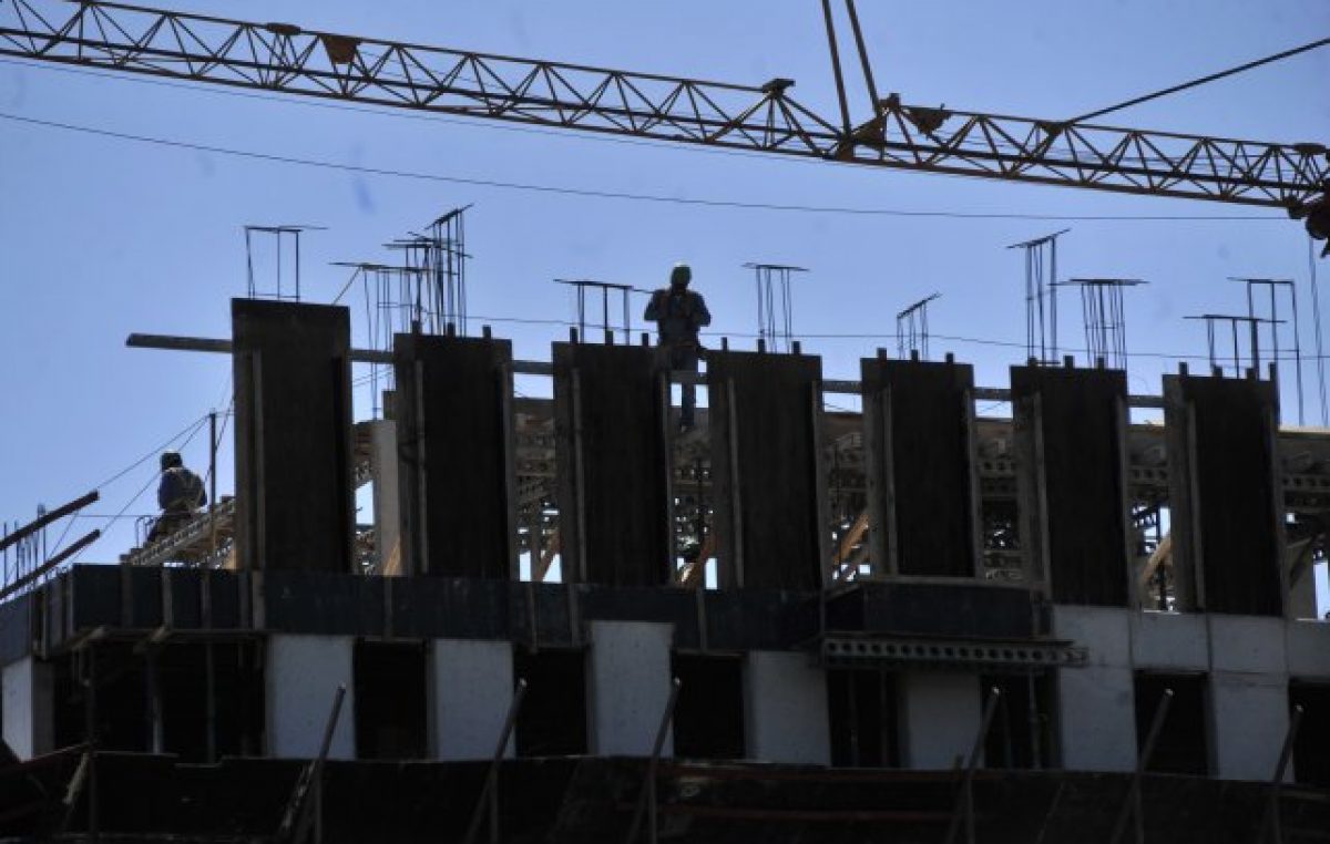 Constructores avalan la idea del municipio de Rosario de endeudarse en dólares