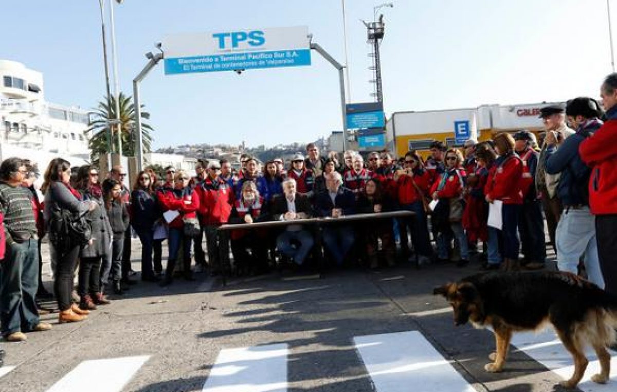 Bachelet pidió cautela con los ajustes salariales