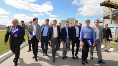Prometen obras de agua y cloacas por 50 mil millones para diez distritos del Conurbano