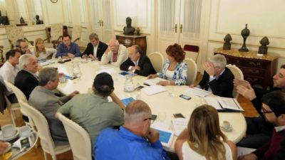 Avellaneda: Presupuesto 2017, intendentes y legisladores del FpV llevaron una posición unificada al Gobierno