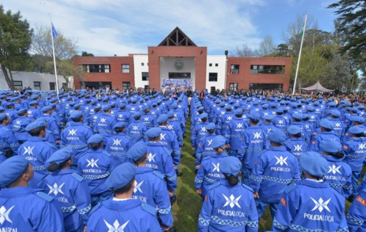 Mar del Plata: Docentes de la policía municipal reclaman el pago de sus salarios y adoptaron singular medida