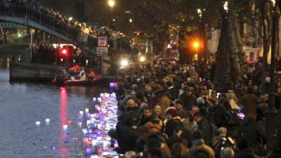 Francia conmemoró atentados y sigue el estado de emergencia