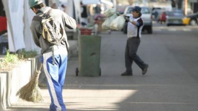 Empleados Municipales de Andalgalá piden un bono de $ 2.000