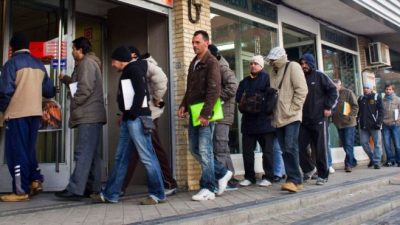 Seis de cada diez argentinos tienen problemas de empleo