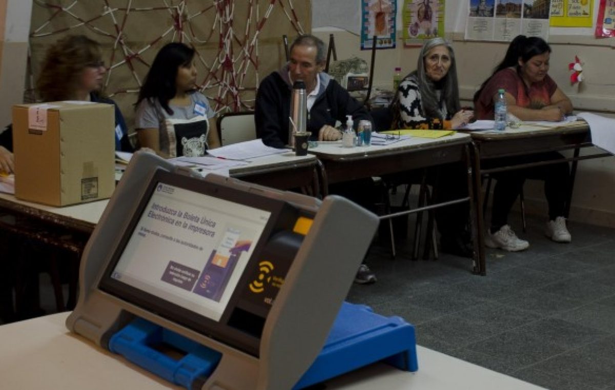 La elección en Neuquén será junto o después de la nacional