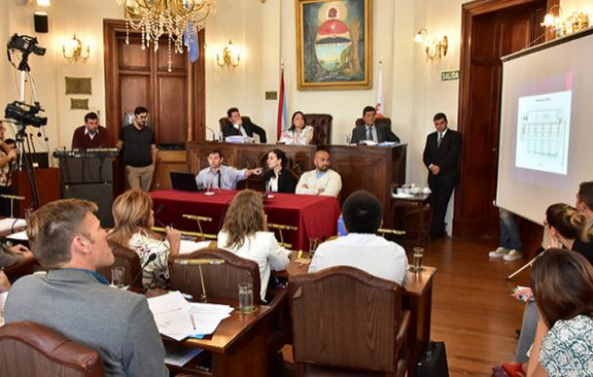 Concejo Deliberante de Paraná: Quiebre político y escándalo