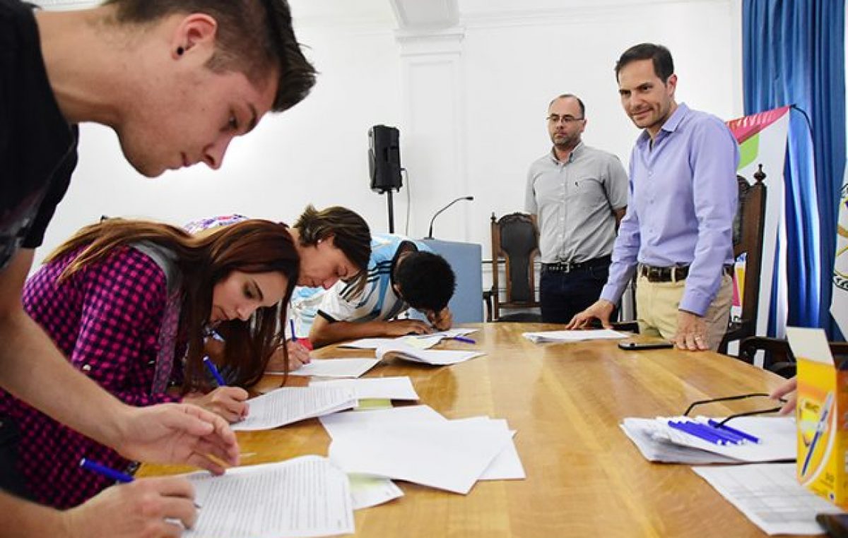 Empleo joven en Villa María: empresas locales entrenan a más de 100 chicos