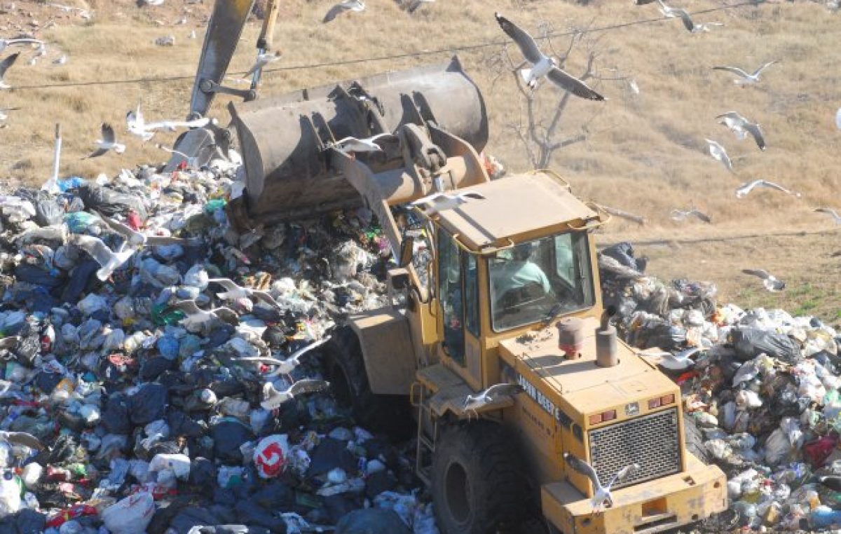 Basura: un contrato directo por $760 millones dispara polémica en el Concejo rosarino
