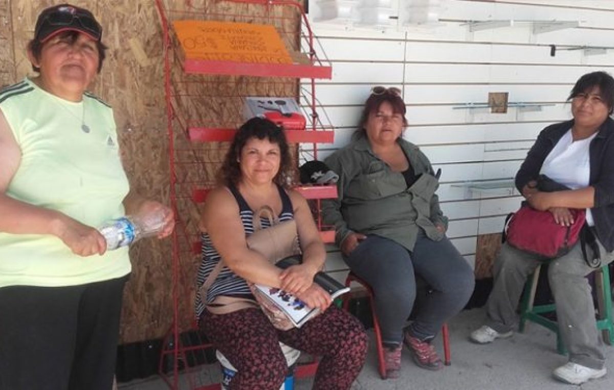 Cooperativas del programa Argentina Trabaja se movilizan para hacer reclamos al intendente de Bariloche