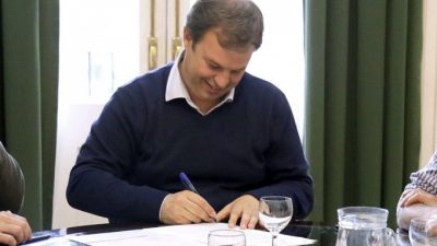 El intendente de Almirante Brown anunció un bono de fin de año de 2.400 pesos para municipales