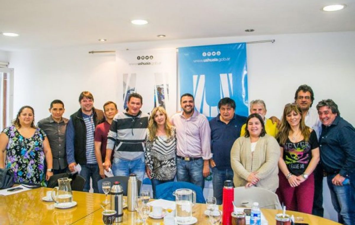 El Ejecutivo de Ushuaia se reunió con los gremios