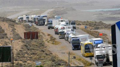 Municipales caletenses cortaron la ruta 3 ante el incumplimiento del pago de sueldo