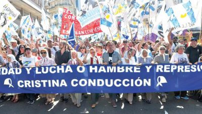 “Hay 30 mil razones para seguir resistiendo”