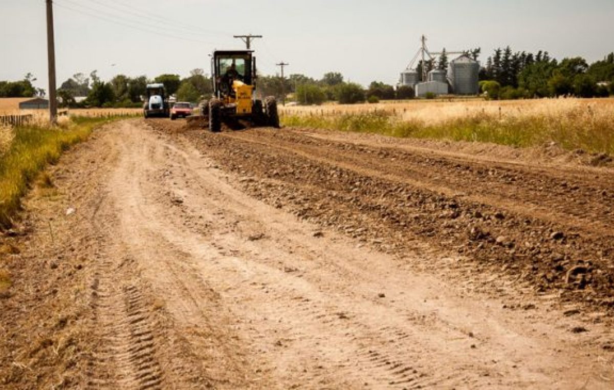 Trabajan en la rehabilitación de 26.000 kilómetros de caminos productivos de Entre Ríos
