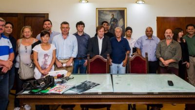 El Intendente de Paraná informó a gremios municipales que pagará un bono de fin de año