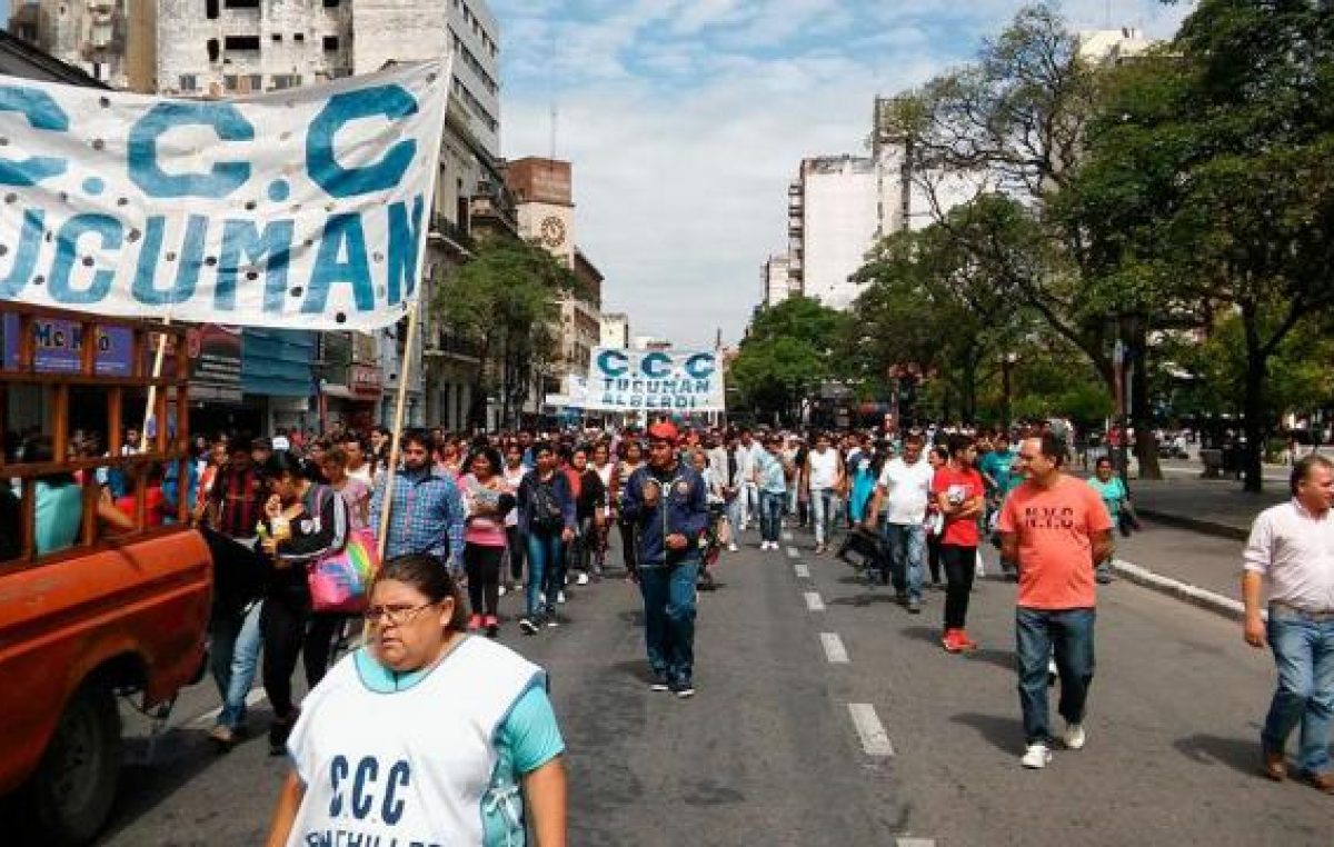 Manifestaciones y cortes: el reclamo por el bono navideño se extendió a distintos puntos de la ciudad de Tucumán