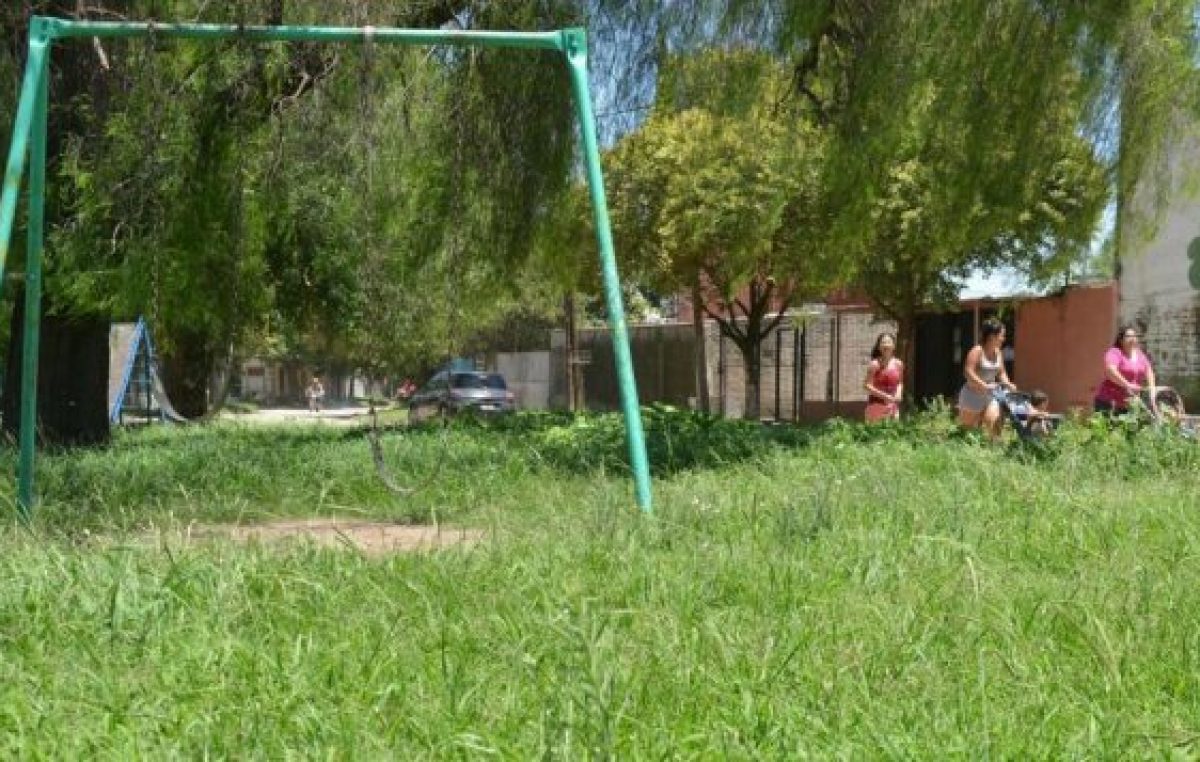 Plazas barriales de Córdoba, espacios cedidos al abandono