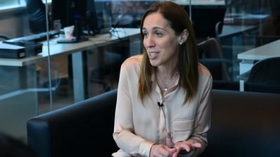 Un polémico decreto de Vidal y Conte Grand habilita un gasto de 435 millones de pesos en asesores